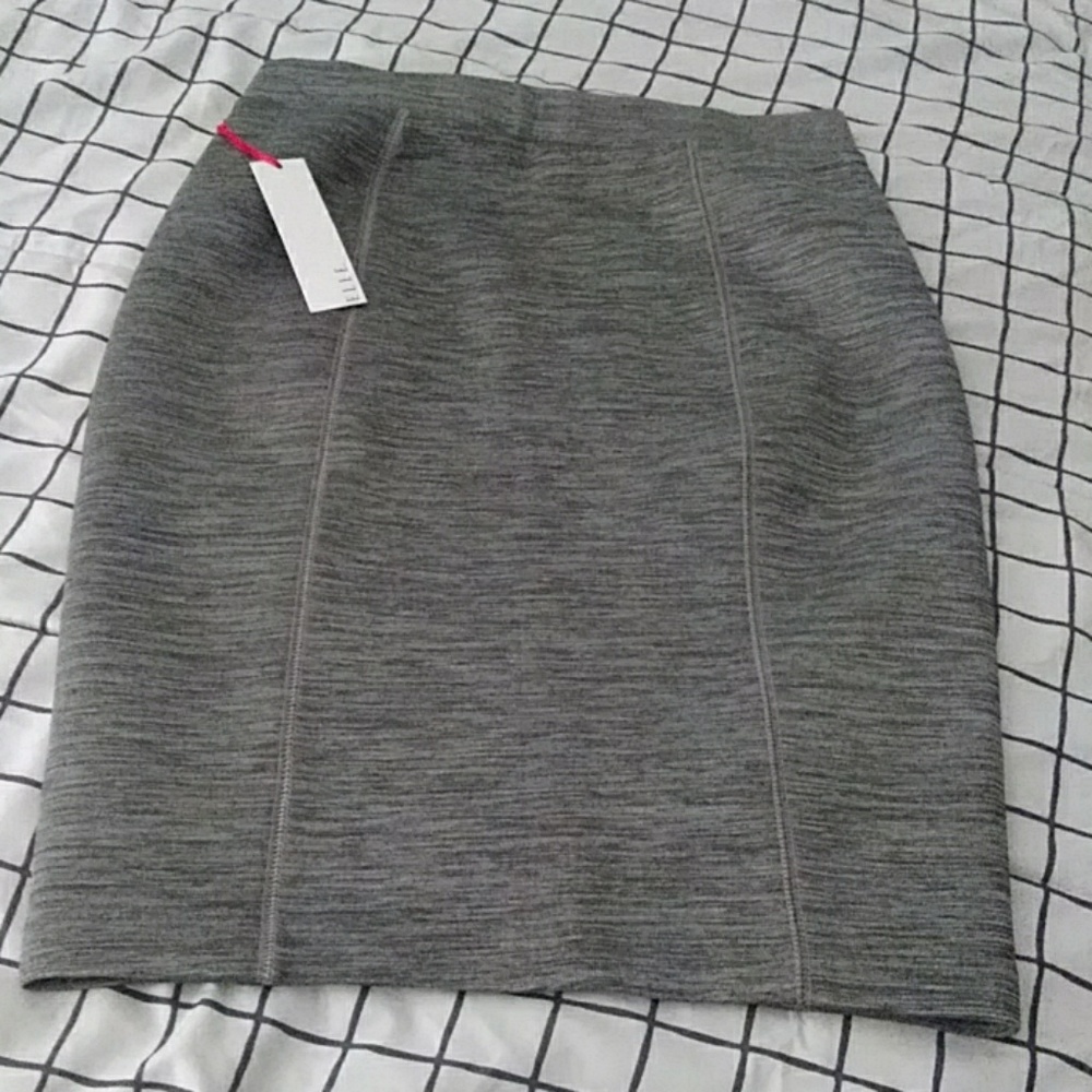 Stretch pencil skirt